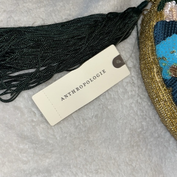 💛🩵🩷 NWT GORGEOUS ANTHROPOLOGIE CIRCULAR BEADED MONOGRAMMED L CLUTCH 🩷🩵💛 - Picture 4 of 6